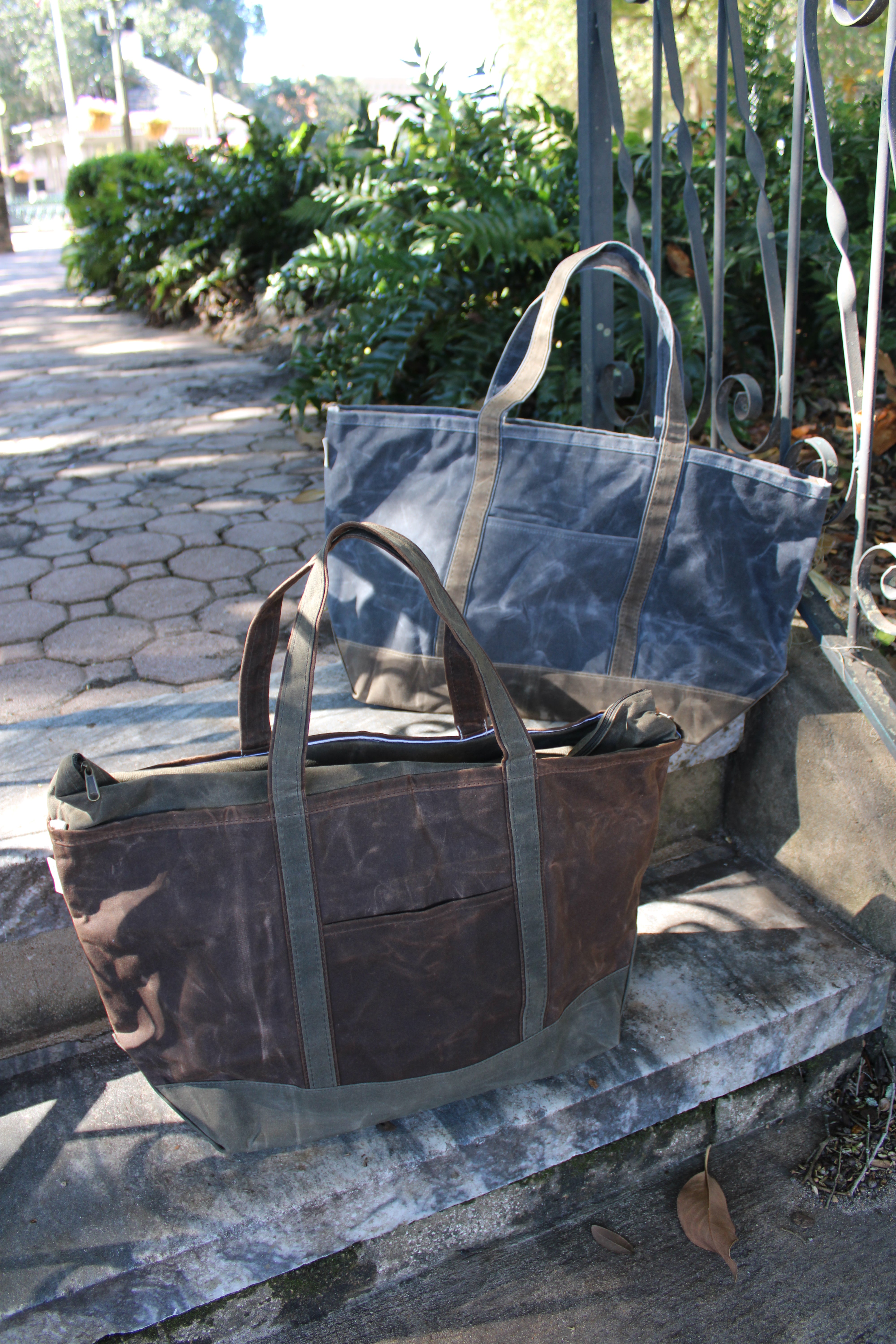 Waxed Large Classic Tote (Slate)