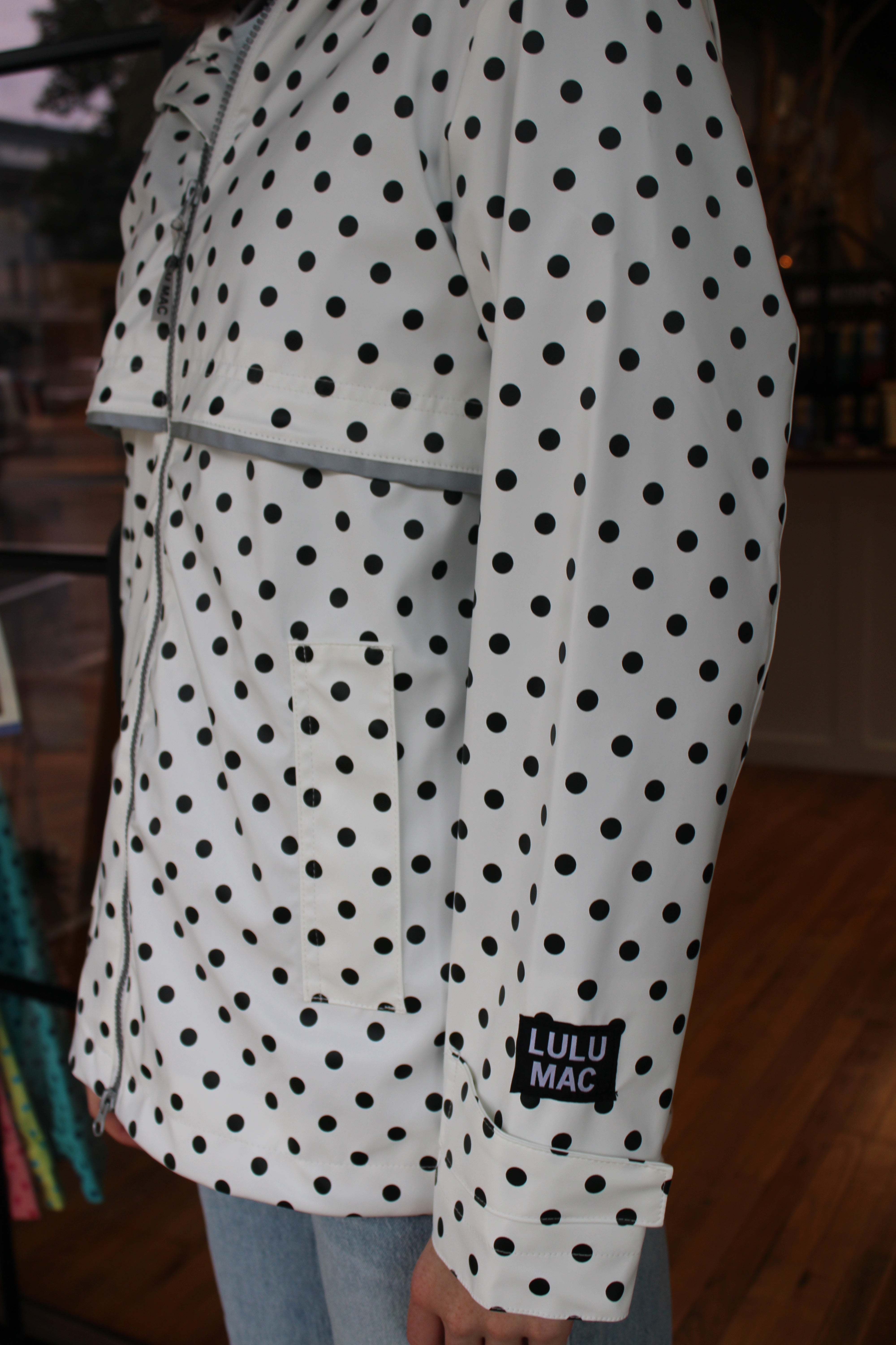Lulu Mac Raincoat - White w/ Black