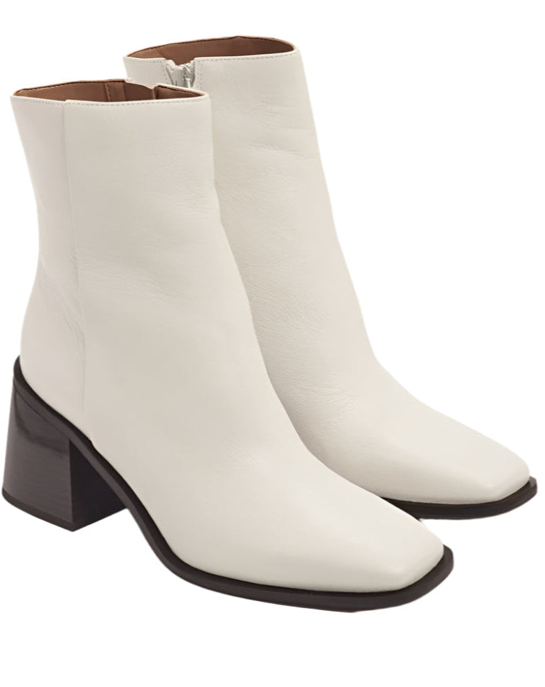 Sam Edelman - The Winnie Bootie (White)