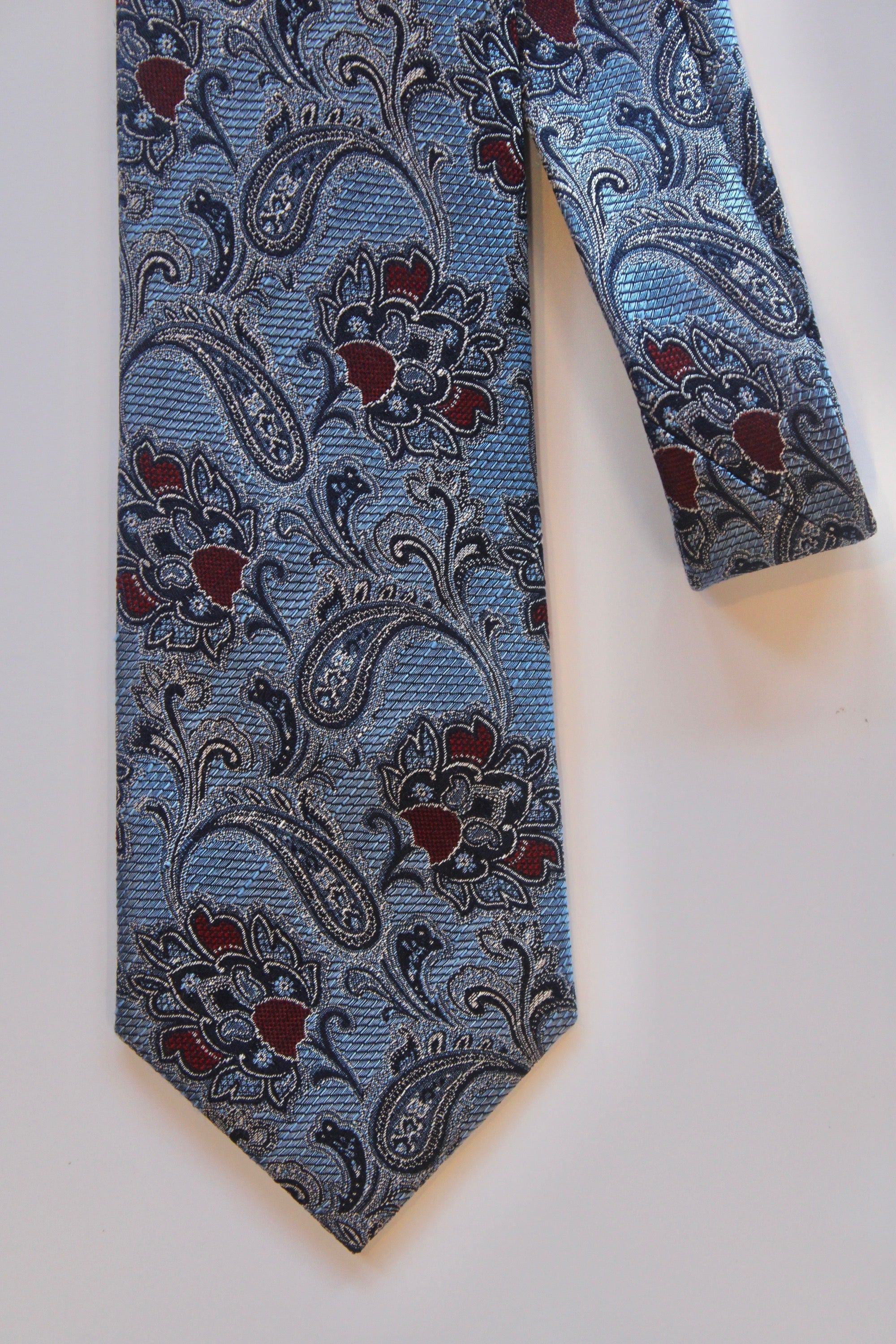 Davis Brothers - Tie (Paisley Maroon)
