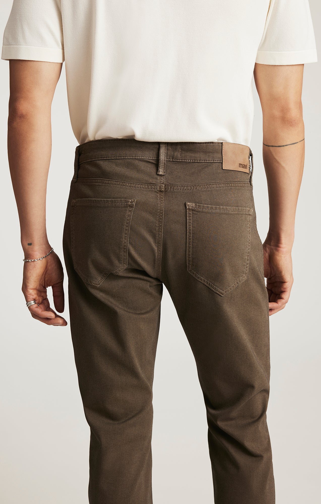 MAVI - Marcus Slim Straight Leg Jeans (Brown Athletic)
