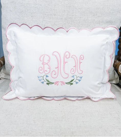 Scalloped Pillowcase  (Light Pink)