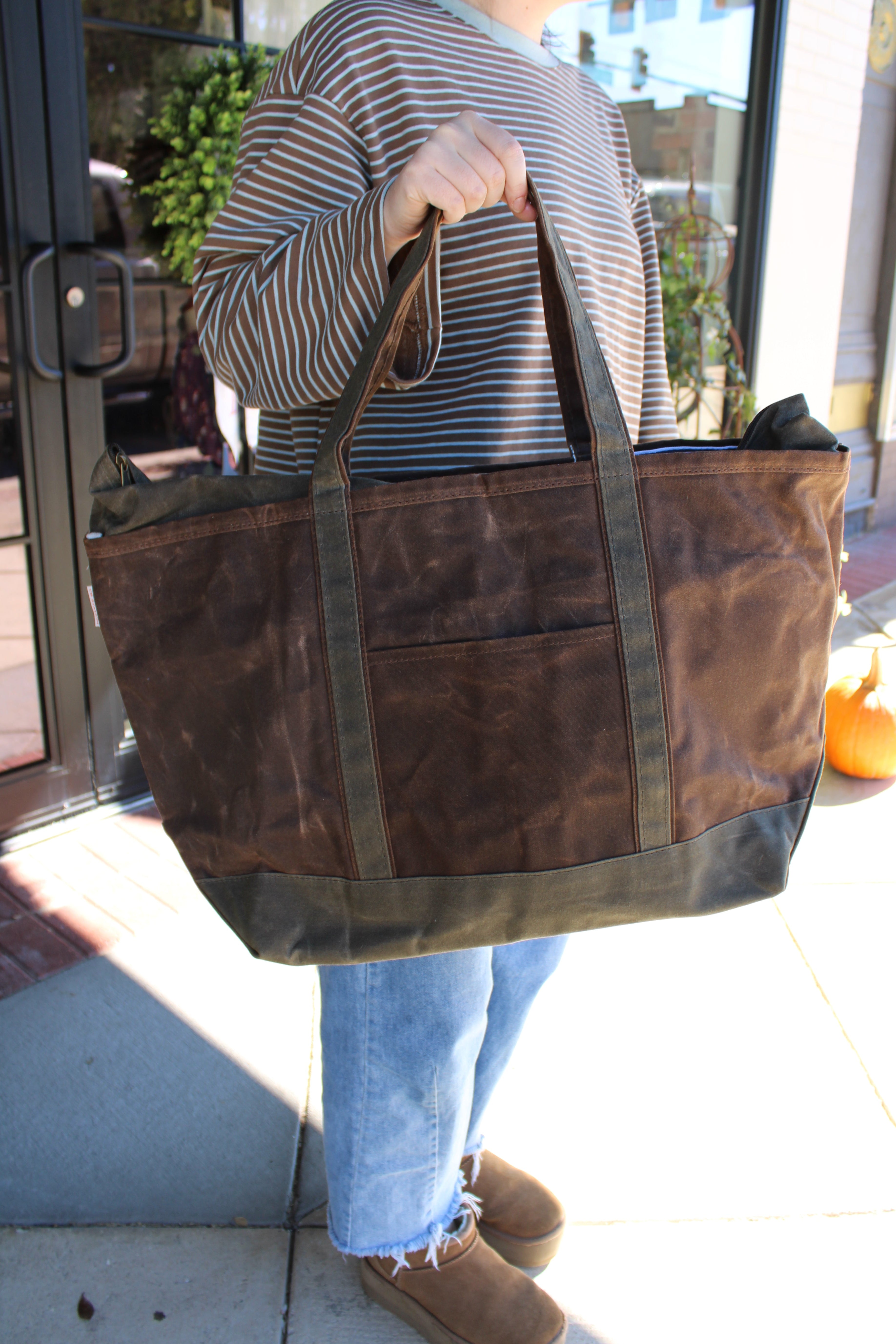 Waxed Large Classic Tote (Khaki)