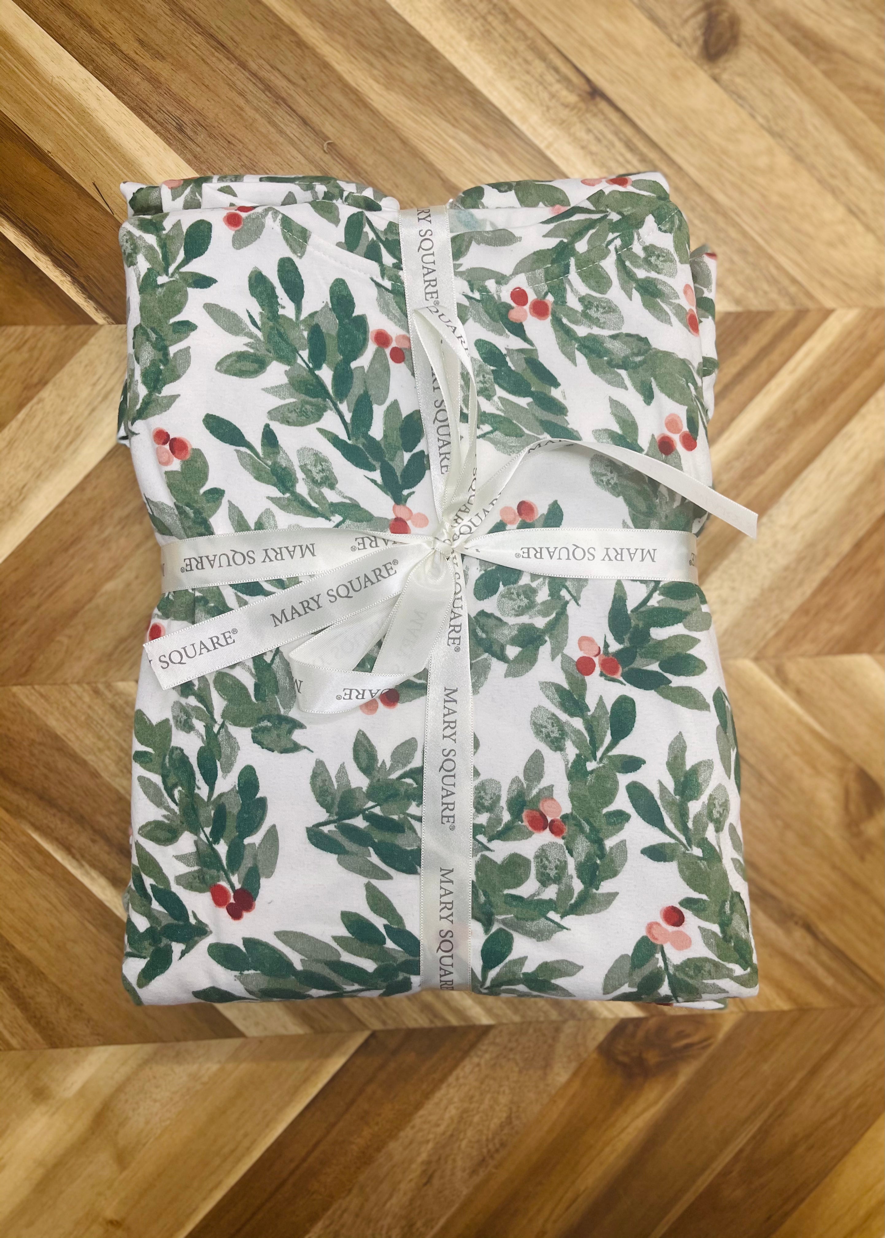 The Annie Pant Set - Berries & Boxwood