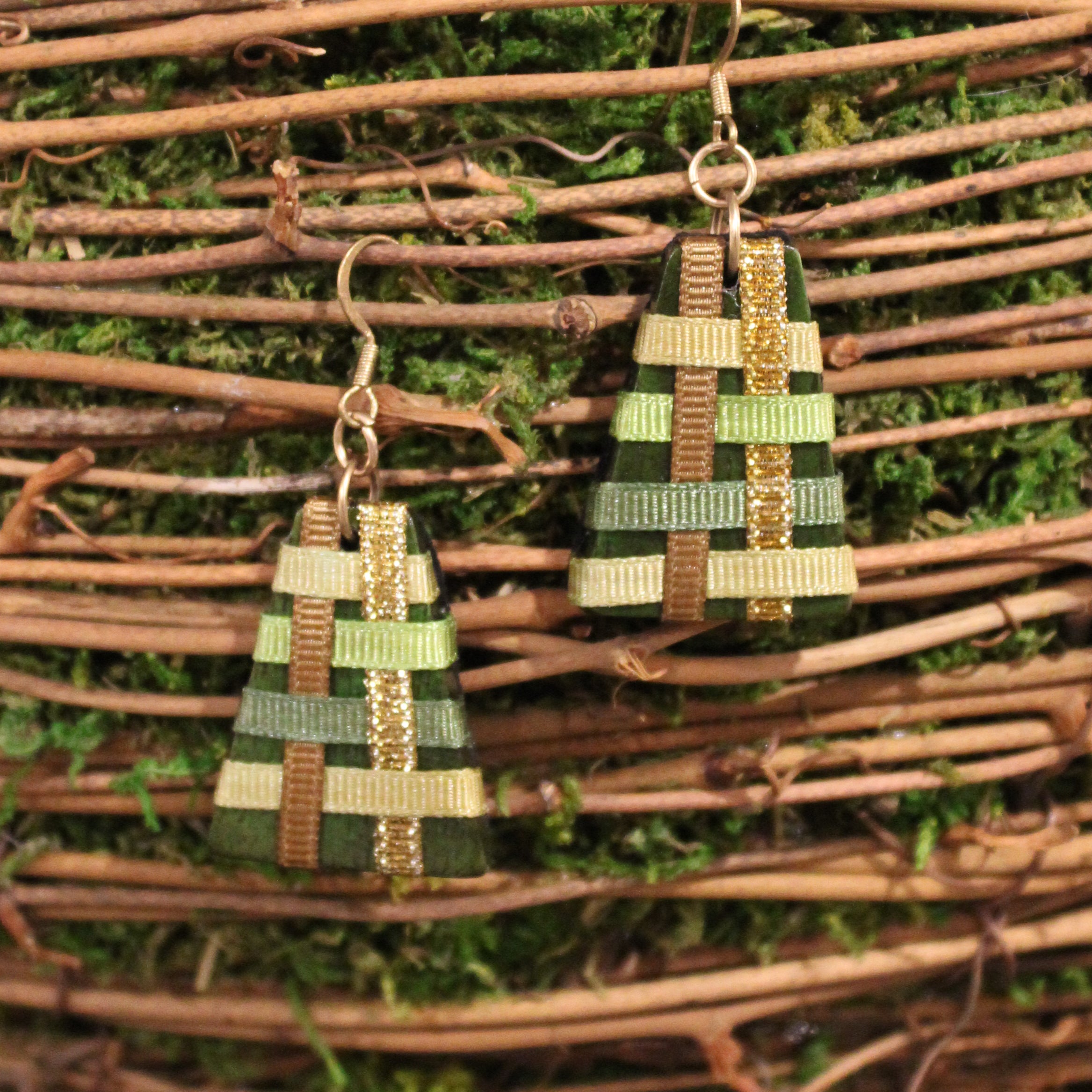 Colorful Trapezoid Earrings (Olive)