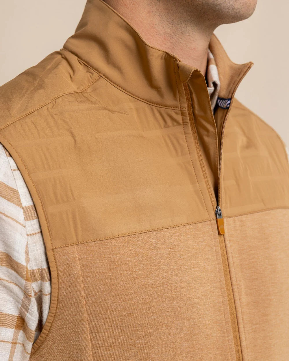 Southern Tide - Coligny Quilted Vest (Hazelnut Khaki)